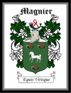 Magner-horse-darkgreen-mantle3horn-motto-frame-grey